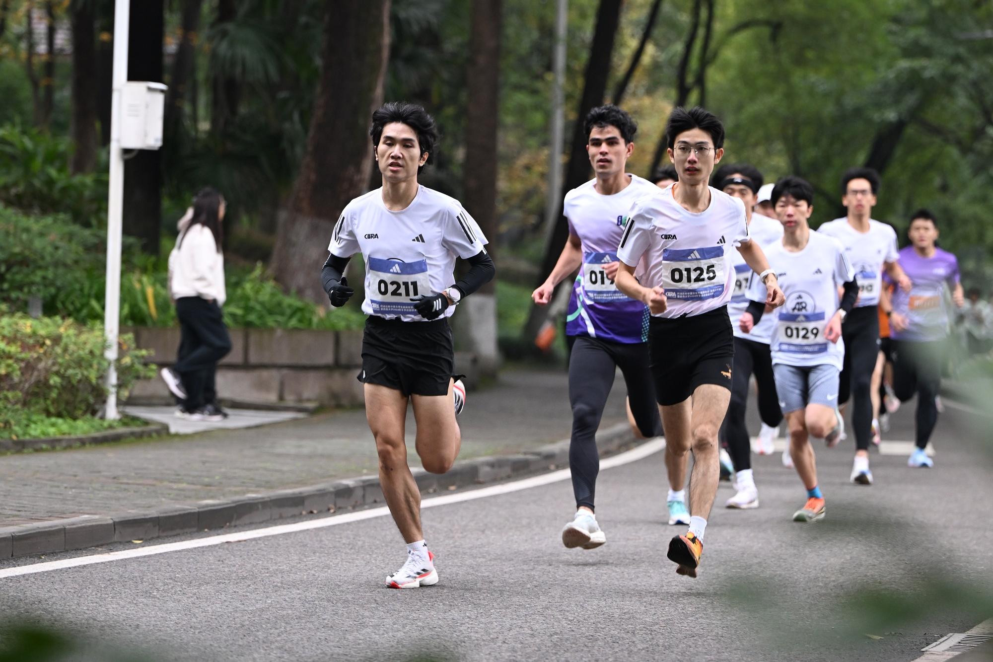 文件名称:12月6日,金年会jinnianhuicom,5000余名师生校园健康跑。周久淞 摄.j.JPG原图大小:0.29MB