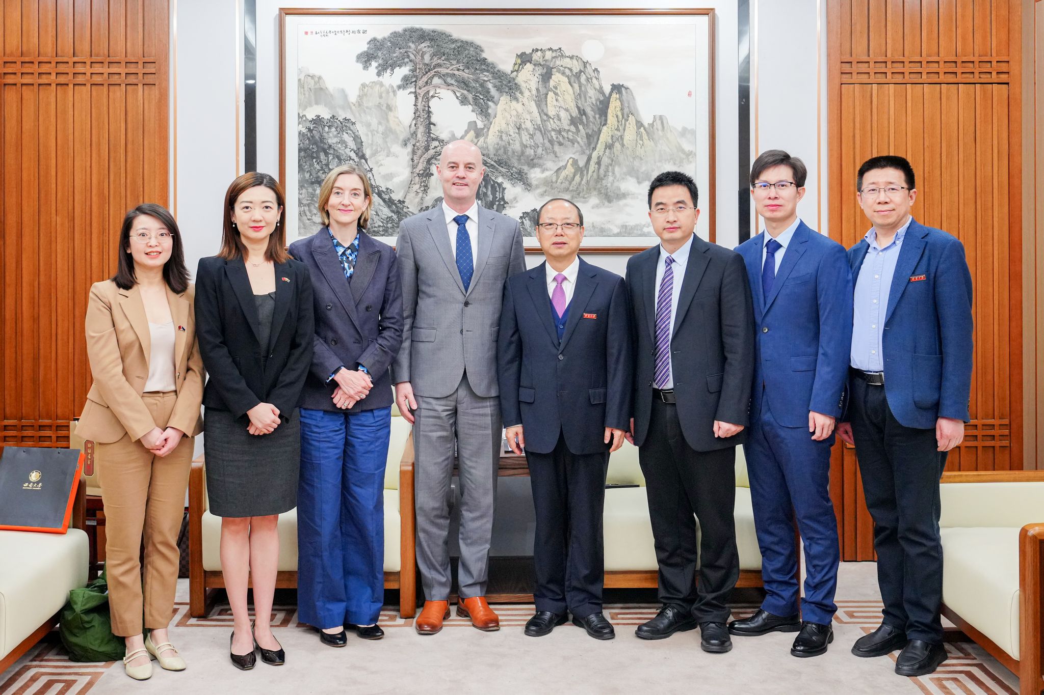 文件名称:image2.jpg原图大小:NaNGB